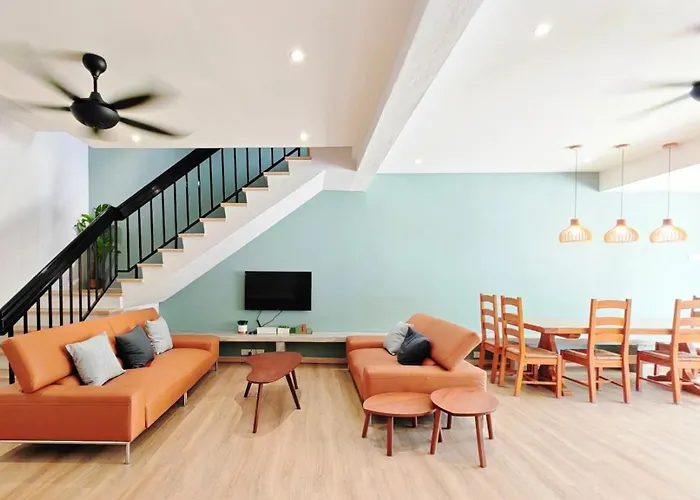 35 Beachhouse Batu Ferringhi 7 Bedroom 7 Bathroom Ev Friendly