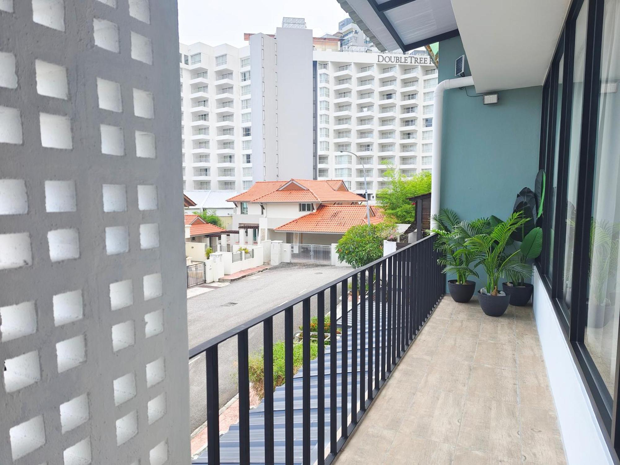 35 Beachhouse 7 Bedroom 7 Bathroom Ev Friendly * Batu Ferringhi