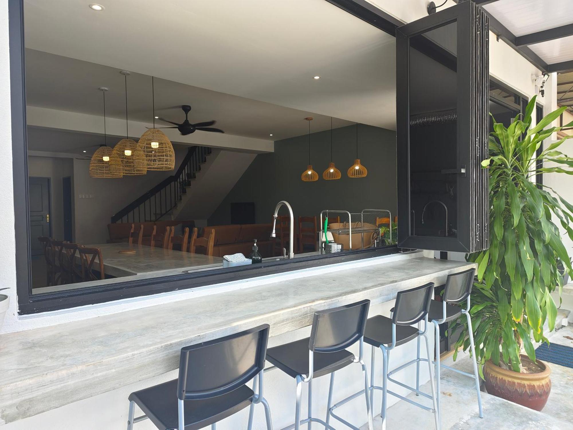 Rumah liburan 35 Beachhouse 7 Bedroom 7 Bathroom Ev Friendly *